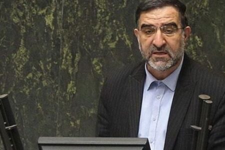 نماینده قم: از تحصیل دختران حمایت می‌کنیم/ مردم قم با هرگونه تحجر مخالفند
