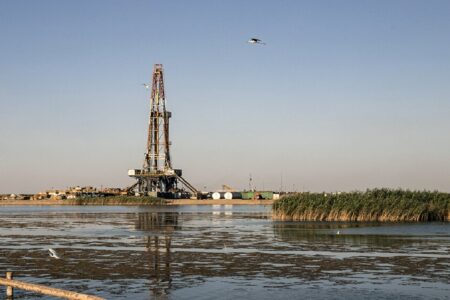 حفر چاه‌های جدید میدان نفتی سهراب در هورالعظیم، “فعلا” مجوز ندارد