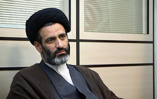 نماینده مجلس: پهلوی‌ها گاهی اوقات مَست هستند و در مستی یه چیزهایی می‌گویند