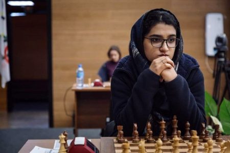 استاد بزرگ شطرنج زنان ایران: شرایط خوب نیست و همه یکی یکی می‌روند!