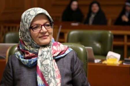 رئیس انجمن مامایی ایران: حتی سلبریتی‌ها هم در خانه زایمان می‌کنند