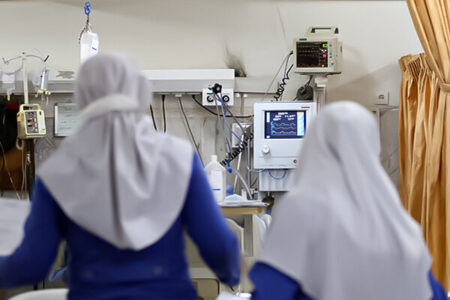 مسمومیت دختران دانش‌آموز در آبادان/ یکی از دانش‌آموزان در بیمارستان تحت مراقبت است