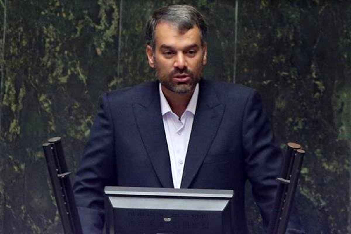 خنده و کنایه نماینده مجلس به اگزوز جنجال‌ساز خودروی تمام‌برقی ایران‌خودرو