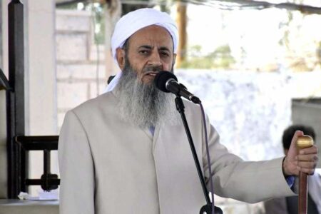 رسانه اصولگرا: مقصر افزایش خرید و فروش اسلحه در سیستان وبلوچستان «مولوی عبدالحمید» است