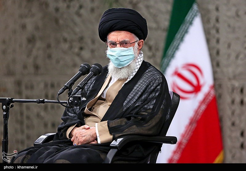 آیت‌الله خامنه‌ای: دشمن نمی‌تواند جامعه کارگری را مقابل نظام قرار دهد