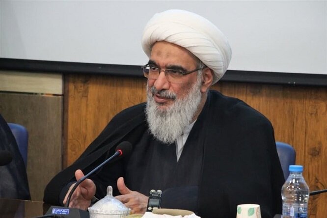 امام جمعه بوشهر: با هدایت رهبری رادیو BBC تعطیل شد