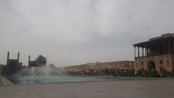هوای آلوده اصفهان در بیست و یکمین روز بهار/ شاخص ۱۱۰ است