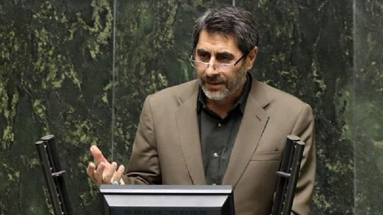 نماینده مجلس: آقای رادان، احضار افراد بی‌حجاب عملی نیست/ چرا توان خود را صرف امنیت راه‌ها و جاده‌ها نمی‌کنید؟
