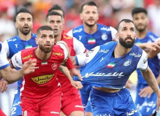 چرا خطاهای پرسپولیسی‌ها علیه استقلال به چشم داور نیامد؟