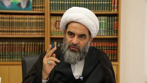 آیت الله فاضل لنکرانی: معصیت فردی که با عصا به زن بی‌حجاب می‌زند بدتر از اوست