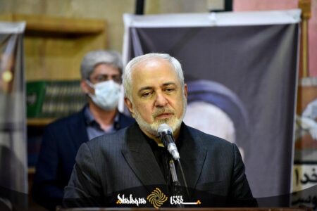 ظریف: معنی انقلابی بودن دور ریختن افراد نیست