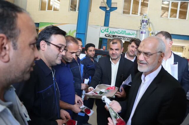 مطالبات واحدهای تولیدی خوزستان از مشتریان دولتی پیگیری می‌شود
