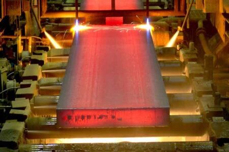رشد ۲۰ درصدی صادرات فولاد میانی در شرکت فولاد خوزستان