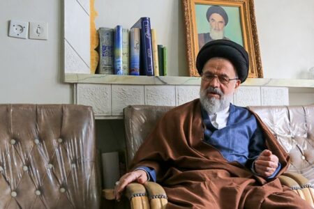 دادستان پیشن انقلاب: امام معصوم فرموده اند هیچ کس را مجبور نکنید چادر سر کند