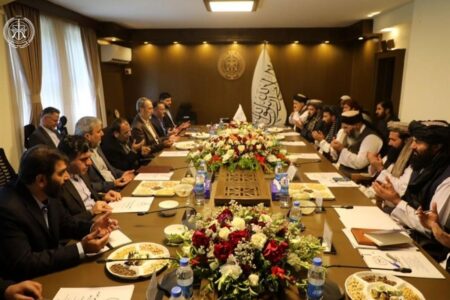 یک هیئت بلندپایه نظامی ایران به افغانستان رفت