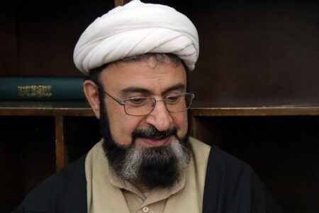 فرزند آیت الله بهجت: وقتی به  چندتار موی زنان امر به معروف تعلق می‌گیرد؟/ آن گردن کلفتی که ۱۲ هزار میلیارد دلار برده و به کانادا رفته، مشمول امر به معروف نمی‌شود؟