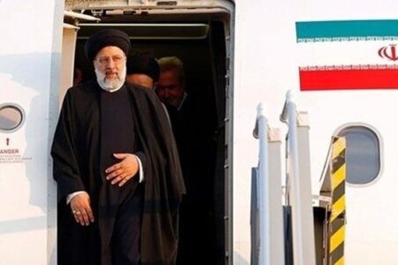 روزنامه دولت: «عباس عبدی» سفرهای استانی رئیسی را سانسور می‌کند