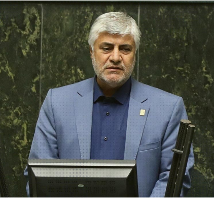 نماینده مجلس: حجاب آقایان را هم باید به لایحه عفاف اضافه می‌کنیم/ آقایانی که کمرشان پیداست و خالکوبی دارند هم بی‌حجاب هستند