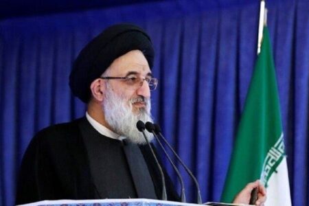 امام جمعه کرج: دشمن می‌خواهد جمعیت ما را «عقیم» کند