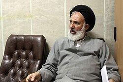 انتقاد تند خبرگزاری حوزه به حجت‌الاسلام ایازی: سالی یک بار برای امام حسین(ع) عزاداری کردن نامش می‌شود مزاحمت خیابانی؟