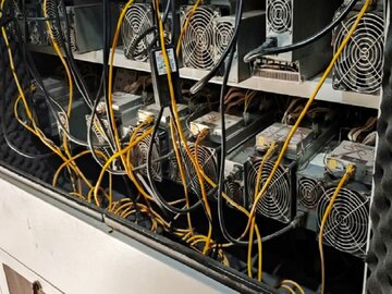 تعیین تکلیف ماینرهای موجود در انبارهای اموال تملیکی اصفهان ضروری است