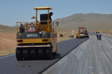 کیفیت آسفالت راه‌های شرق اصفهان تا پایان سال ارتقاء می‌یابد