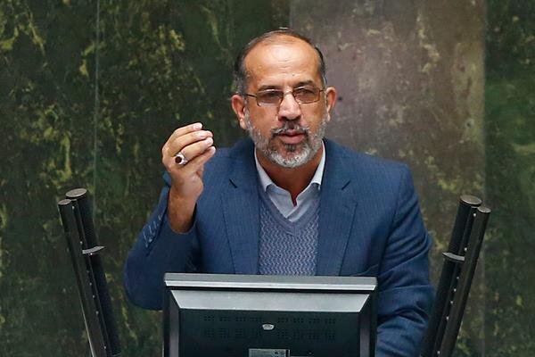 حداقل اسامی نمایندگانی که خودروی شاسی‌بلند نگرفته‌اند را اعلام کنید