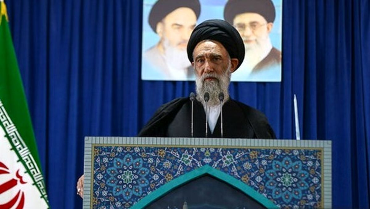 امام جمعه موقت اصفهان: مردم نباید فریب ظواهر زندگی را بخورند