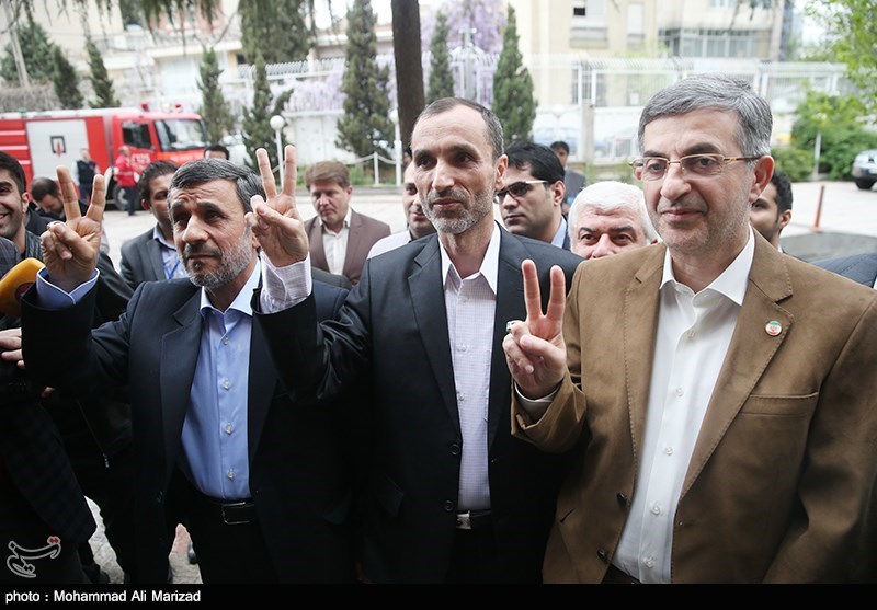 حجت‌الاسلام امیری‌فر: احمدی نژاد مخفیانه با بقایی و مشایی دیدار می‌کند / احمدی نژاد می‌خواهد دل بایدن را بدست آورد