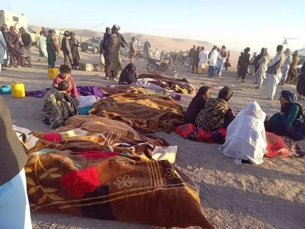 شمار تلفات زلزله در هرات از مرز ۲هزارنفر گذشت / طالبان از کمک رسانی به زلزله‌زدگان شانه خالی می‌کند