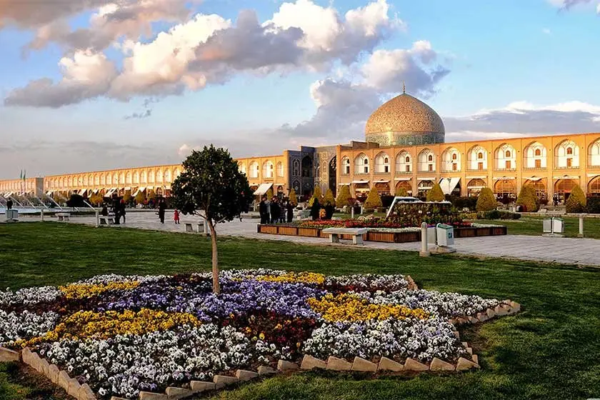 مهلت ۲ ماهه استانداری برای اتمام مرمت مجموعه تاریخی نقش جهان / نبود اعتبار بهانه است