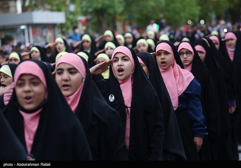 روزنامه نزدیک به سپاه: حتی اگر رعایت حجاب جزو ضوابط شرعی هَم نباشد، حکومت اسلامی می‌تواند آن را اجباری کند