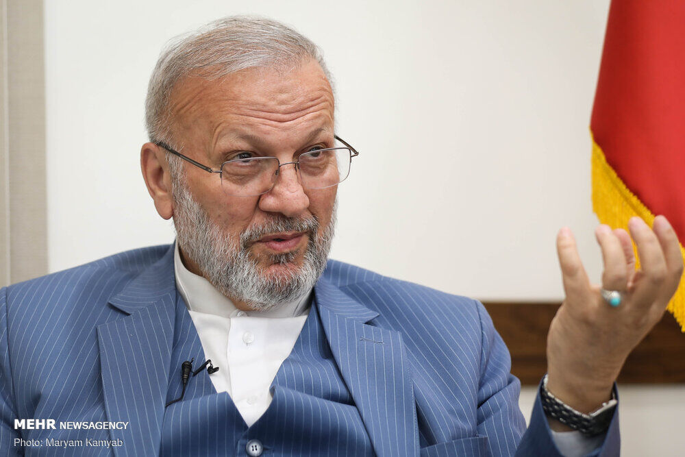انتقاد منوچهر متکی از رئیسی: کشورداری نقشه راه و افراد کاربلد می‌خواهد