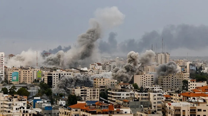 مذاکره در خصوص وقفه ۱۲ ساعته عملیات نظامی برای ورود کمک و سوخت به غزه