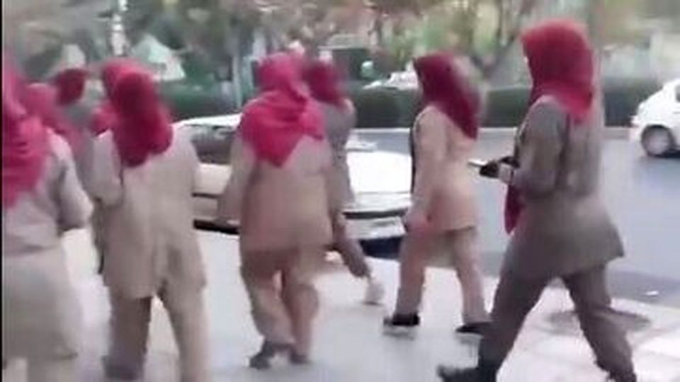ماجرای حضور زنان با لباس مجاهدین خلق در تهران چه بود؟