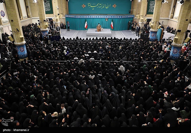 رهبر انقلاب: حضور زنان در مشاغل مختلف مدیریتی، هیچ محدودیتی ندارد / کار کردن در خانه فقط وظیفه زنان نیست