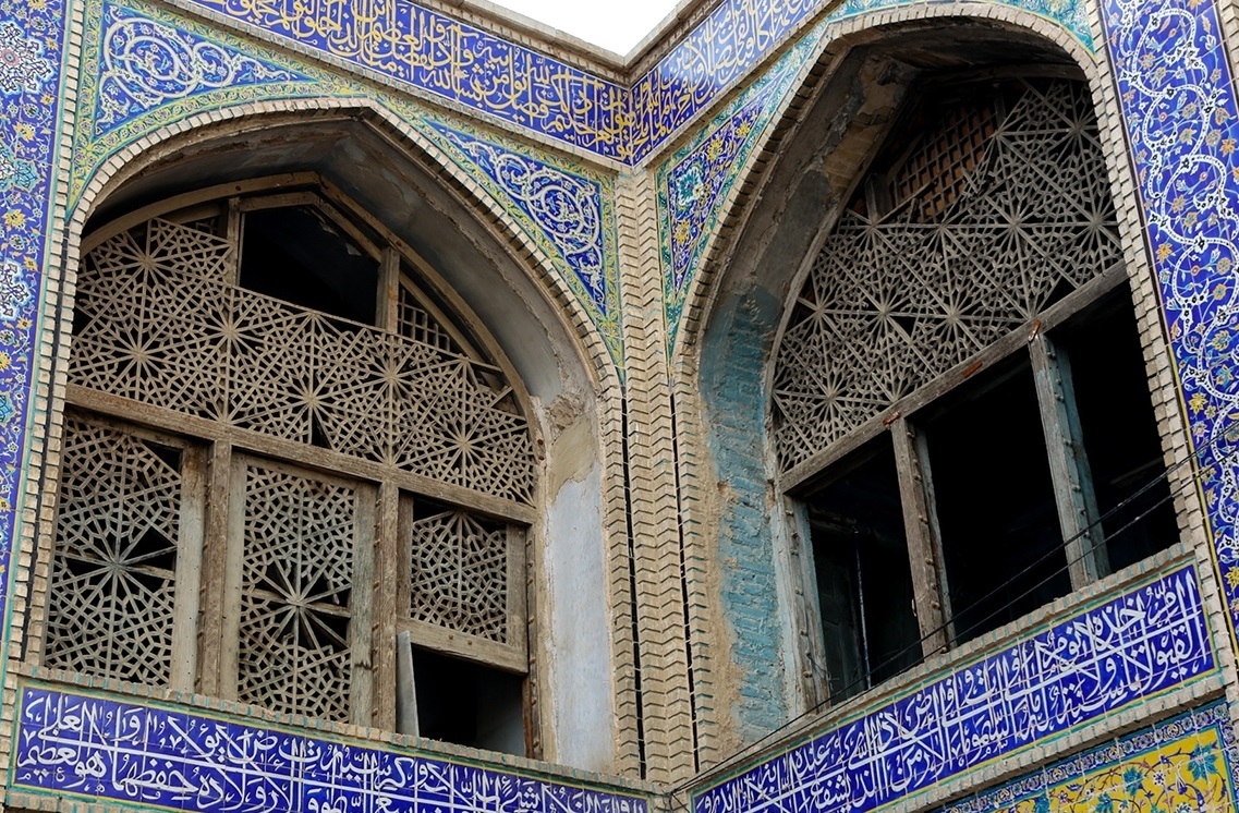 نماینده مجلس: مسجد سید اصفهان در حال تخریب شدن است
