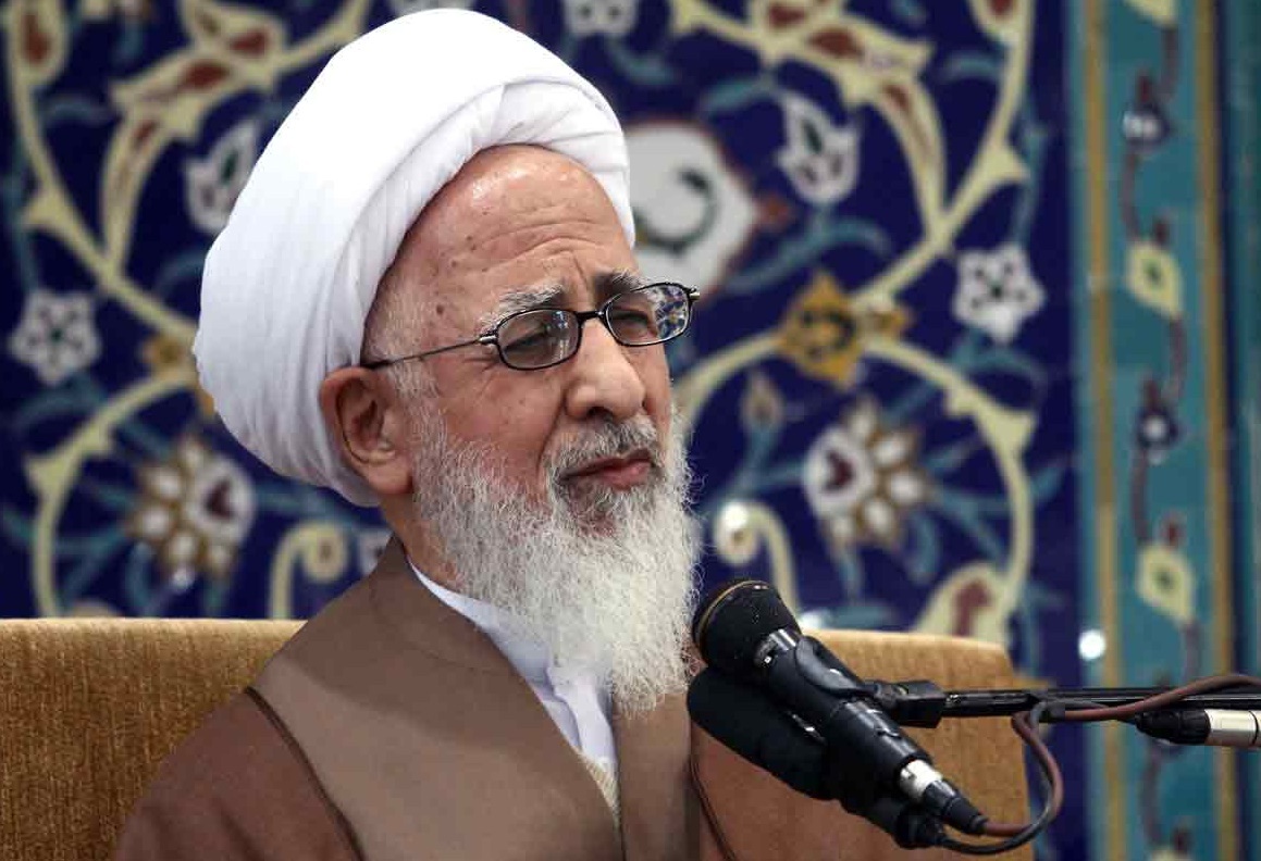 آیت‌الله جوادی‌آملی: رضایت مردم باید تأمین شود / مردم را نرنجانید
