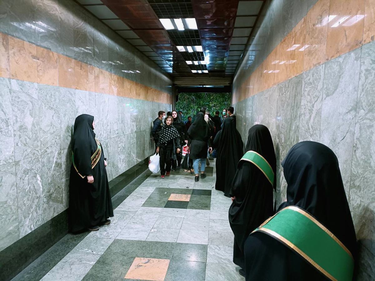 حجاب‌بان‌ها طبق کدام قانون گوشی موبایل مردم را چک می‌کنند؟