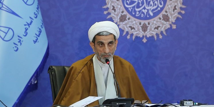 گزینش‌ها نباید دچار افراط و تفریط شود