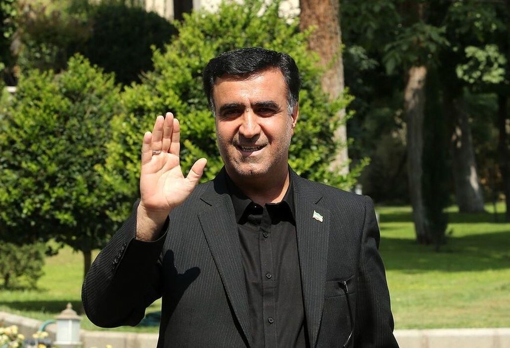 رئیس سازمان محیط زیست: آلودگی هوا اجازه بارندگی نمی‌دهد