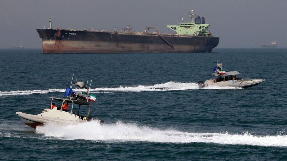 ارتش جمهوری اسلامی: با حکم قضایی یک نفتکش آمریکایی را در دریای عمان توقیف کردیم