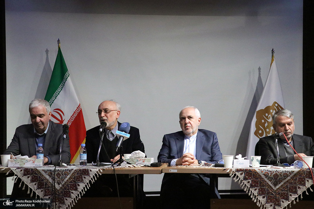 محمدجواد ظریف: چرا ایرانی خارج از کشور نباید راحت به کشور خودش رفت و آمد داشته باشد؟