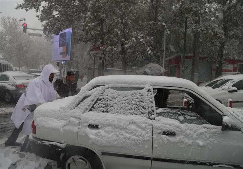 در ولنجک تهران یک متر برف بارید