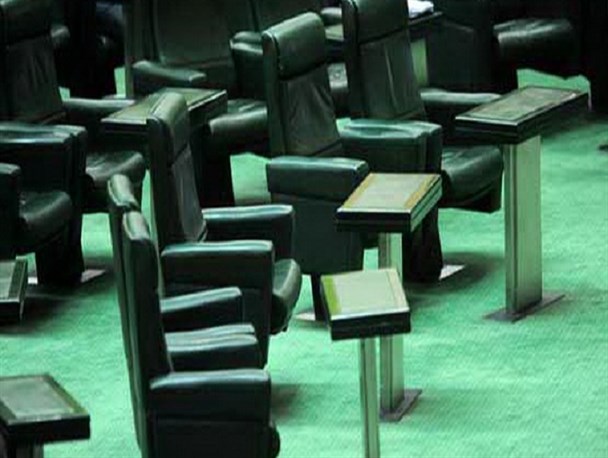 نامزد انتخابات مجلس جان باخت