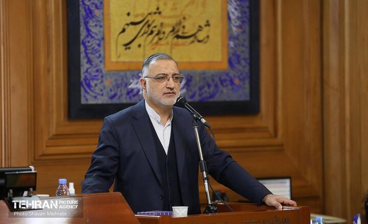 علیرضا زاکانی: یکی از نزدیکانم با اینکه بیکار بود و به درد شهرداری می‌خورد را استخدام نکردم