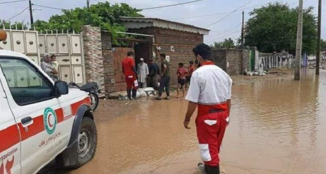 امدادرسانی جمعیت هلال‌احمر اصفهان به سیل‌زدگان سیستان و بلوچستان