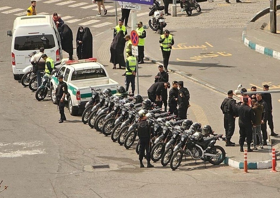 خبرگزاری نزدیک به سپاه: بی‌حجاب‌ها باید از برخی حقوق اجتماعی محروم شَوند