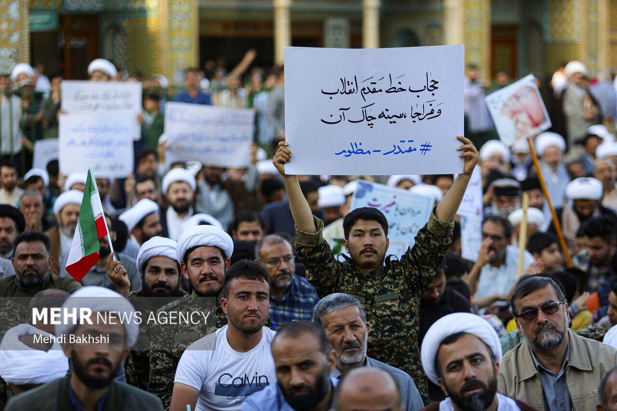روزنامه جمهوری‌اسلامی: وظیفه نفوذی‌ها در کشور مشغول کردن مردم به درگیری با همدیگر است