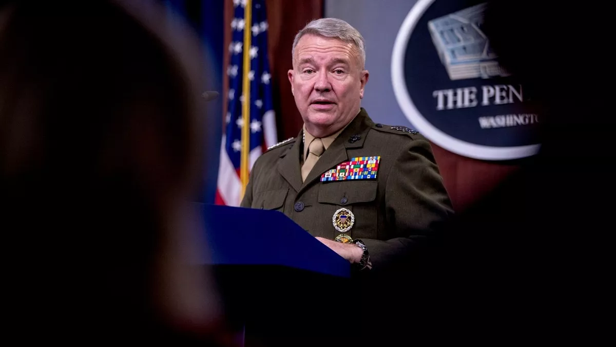 ژنرال مک کنزی: وقتی ترامپ دستور ترور سردار سلیمانی را داد، خشکم زد